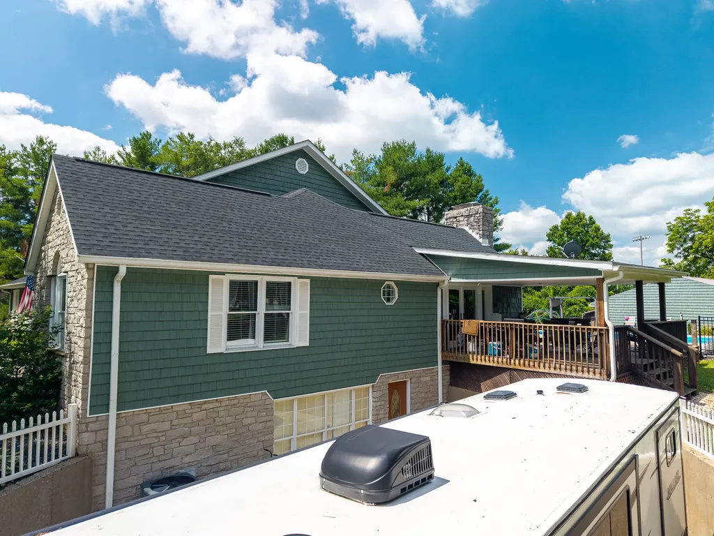 2003 Merlin Avenue Somerset KY 42503
