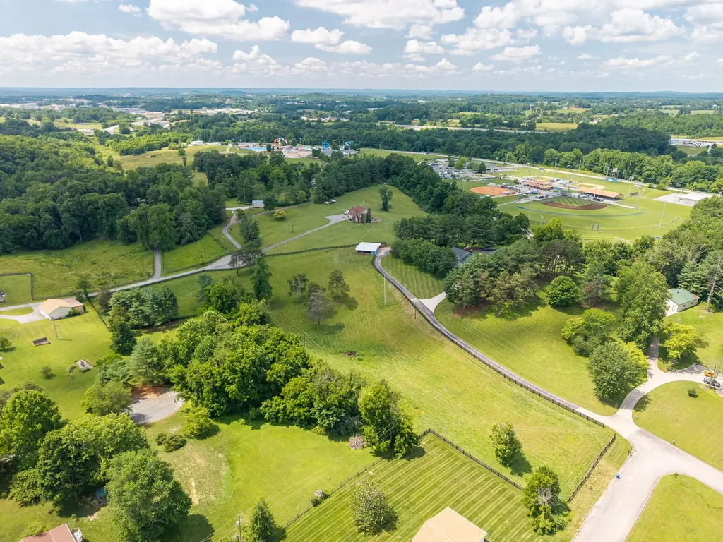 2003 Merlin Avenue Somerset KY 42503