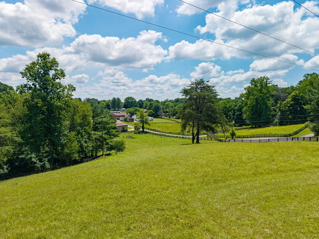 2003 Merlin Avenue Somerset KY 42503