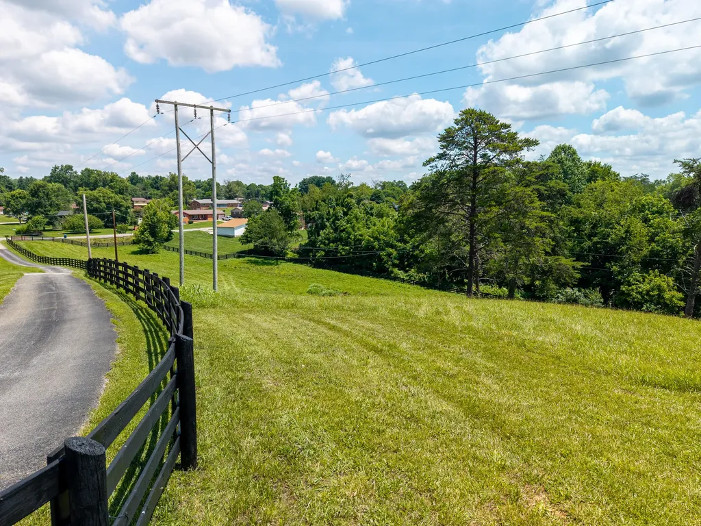 2003 Merlin Avenue Somerset KY 42503