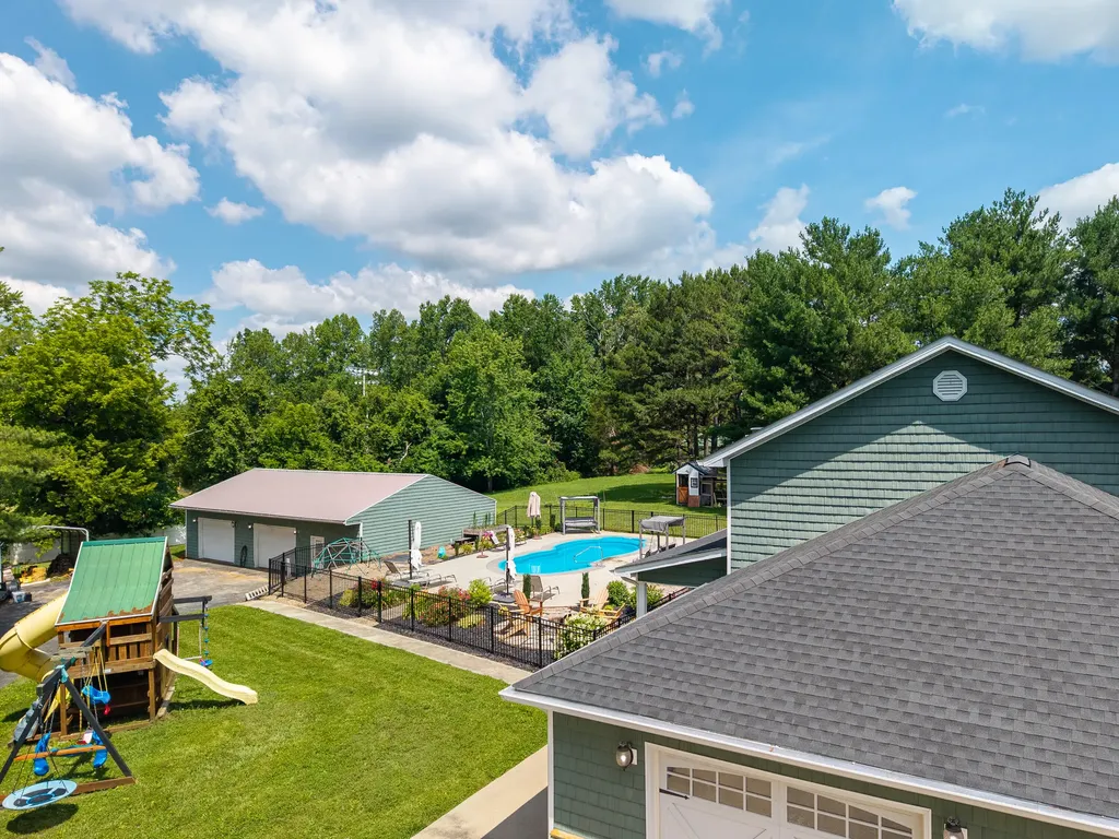 2003 Merlin Avenue Somerset KY 42503
