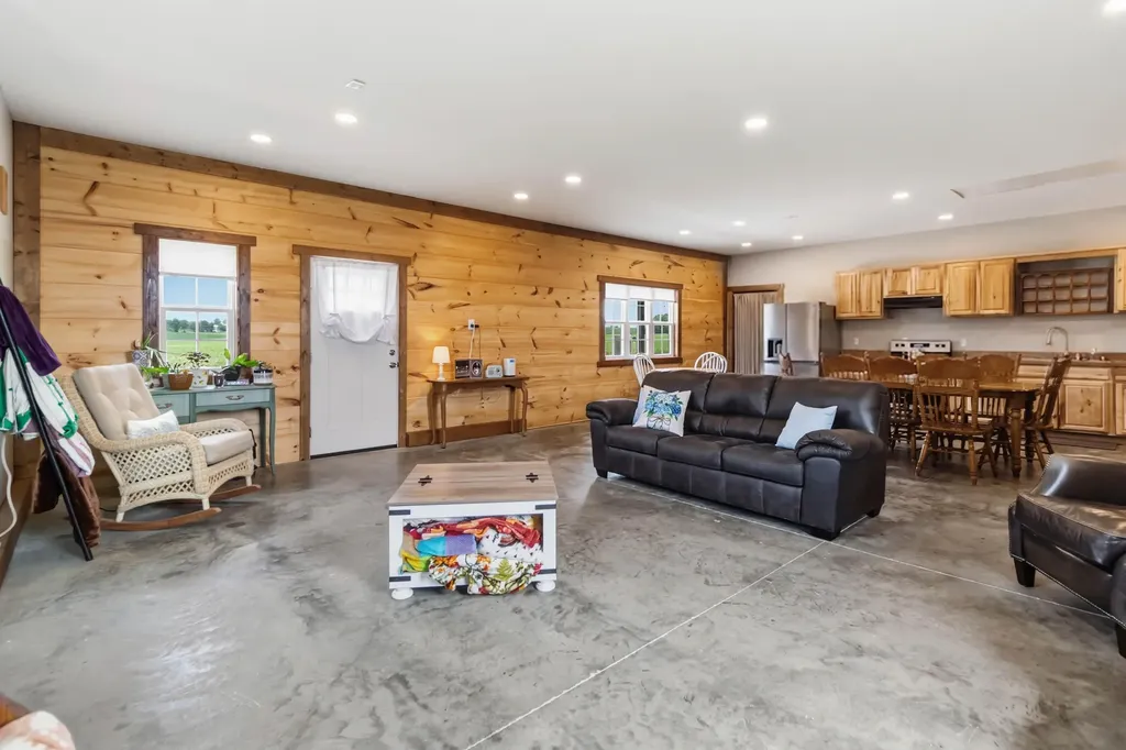 520 Pioneer Lane Brodhead KY 40409