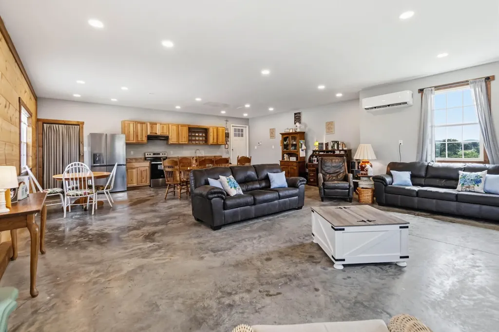 520 Pioneer Lane Brodhead KY 40409