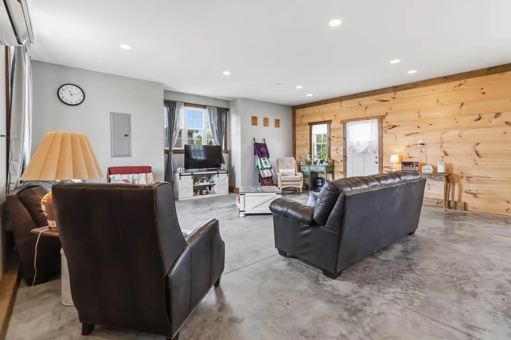 520 Pioneer Lane Brodhead KY 40409