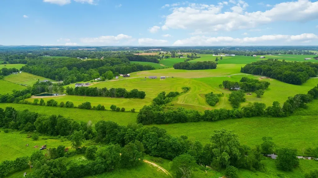 520 Pioneer Lane Brodhead KY 40409