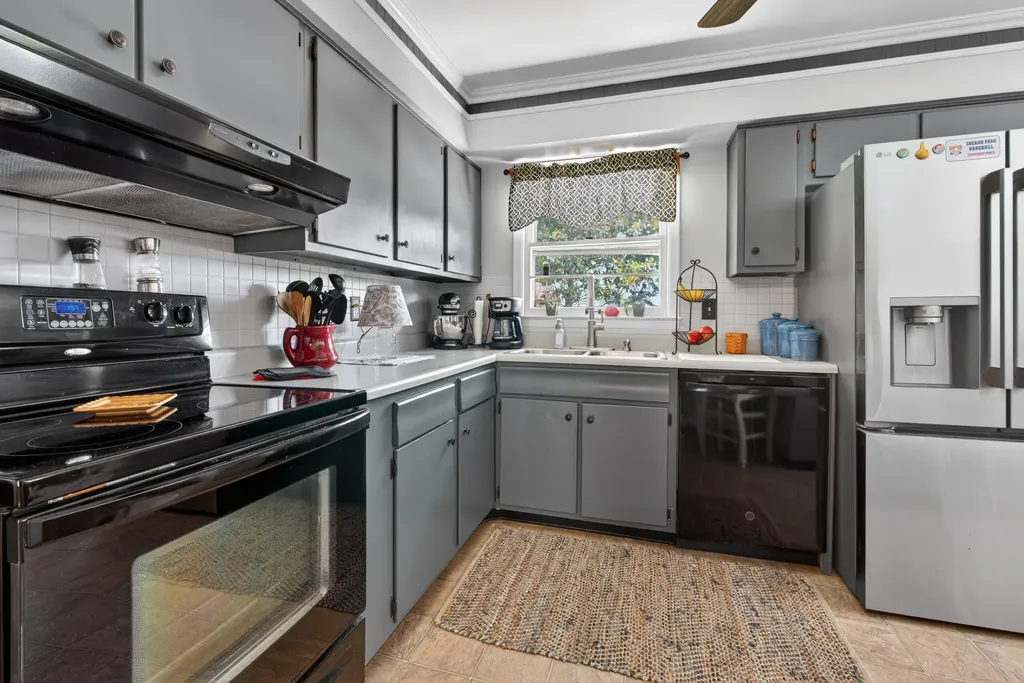 3236 Saxon Drive Lexington KY 40503