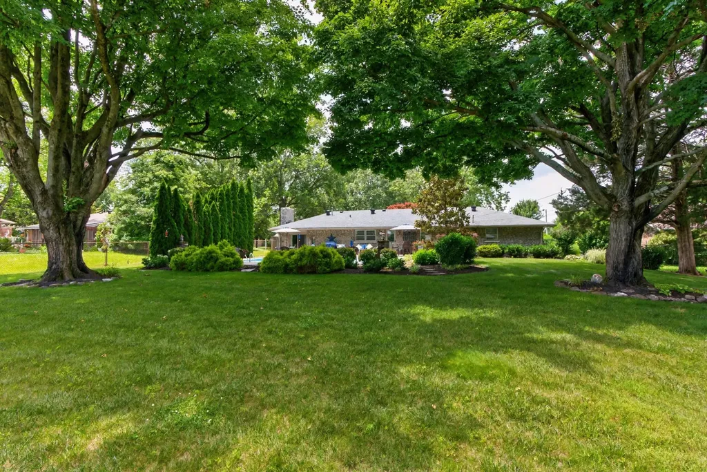 3236 Saxon Drive Lexington KY 40503