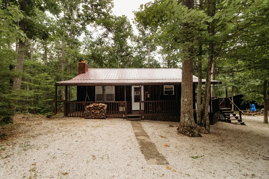 272 Cowboy Lane Wellington KY 40387