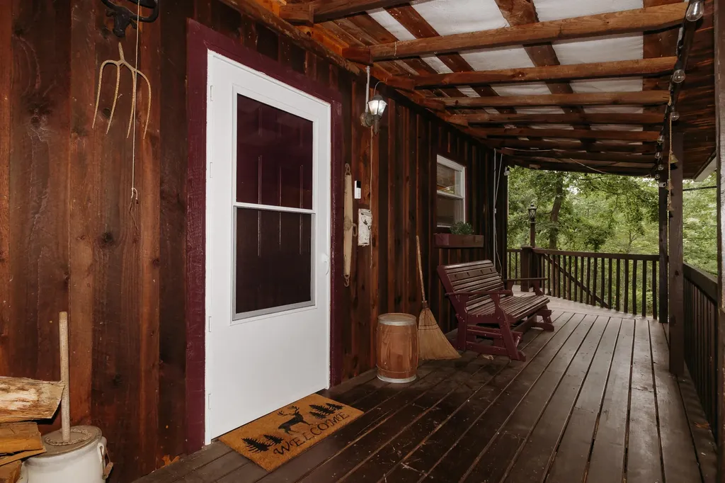 272 Cowboy Lane Wellington KY 40387