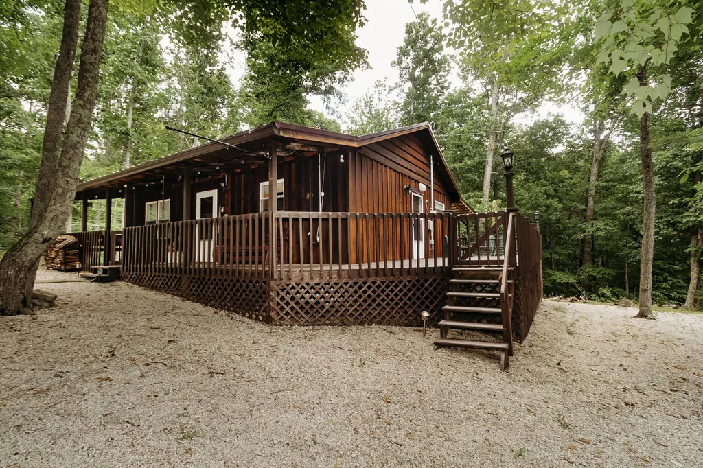 272 Cowboy Lane Wellington KY 40387