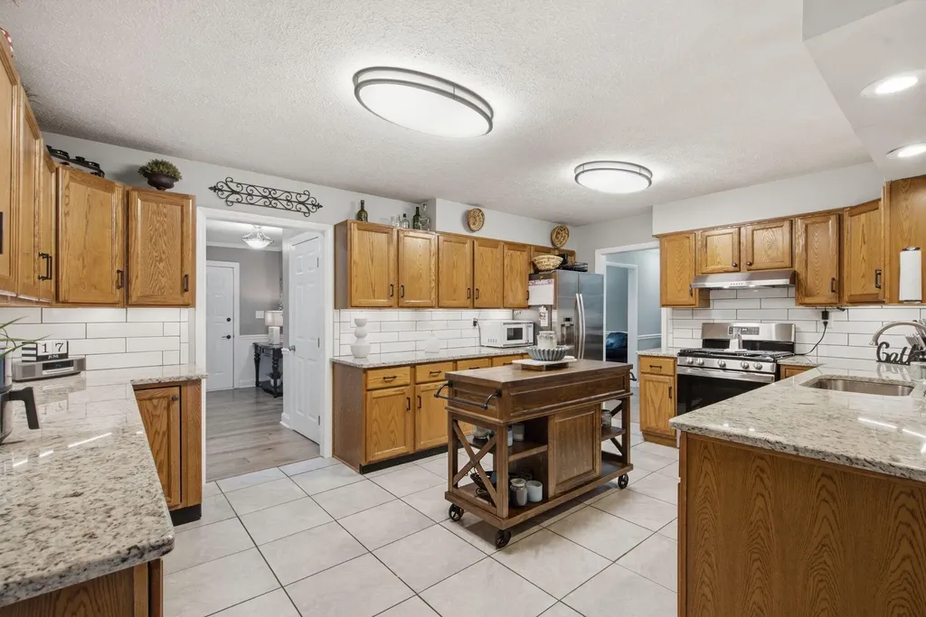 130 Gaybourne Way Versailles KY 40383