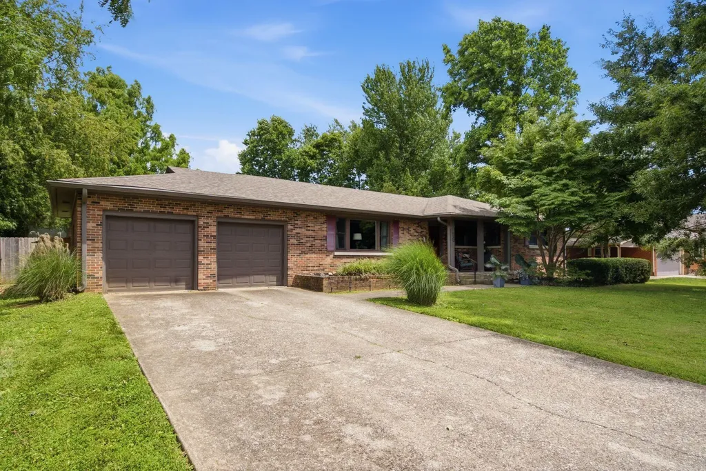 130 Gaybourne Way Versailles KY 40383