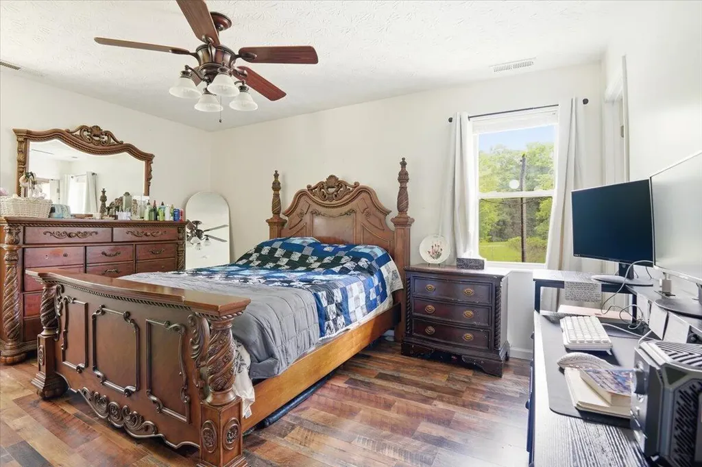 220 Sandy Hills Lane Corbin KY 40701