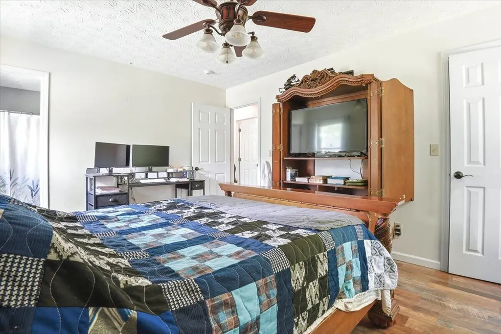 220 Sandy Hills Lane Corbin KY 40701