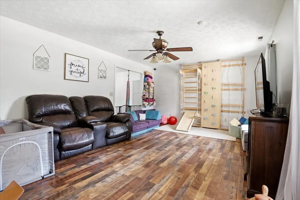 220 Sandy Hills Lane Corbin KY 40701