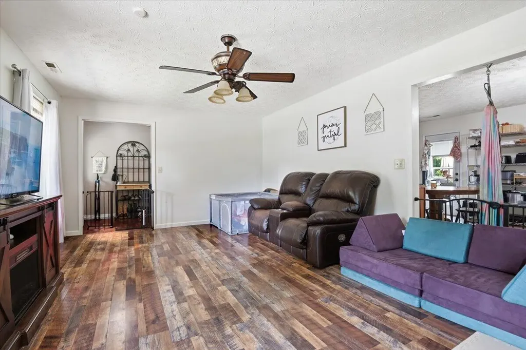 220 Sandy Hills Lane Corbin KY 40701