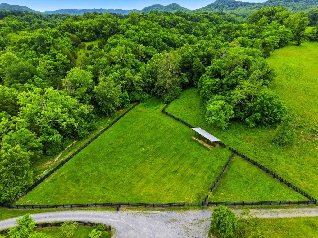 17412 Forkland Road Gravel Switch KY 40328