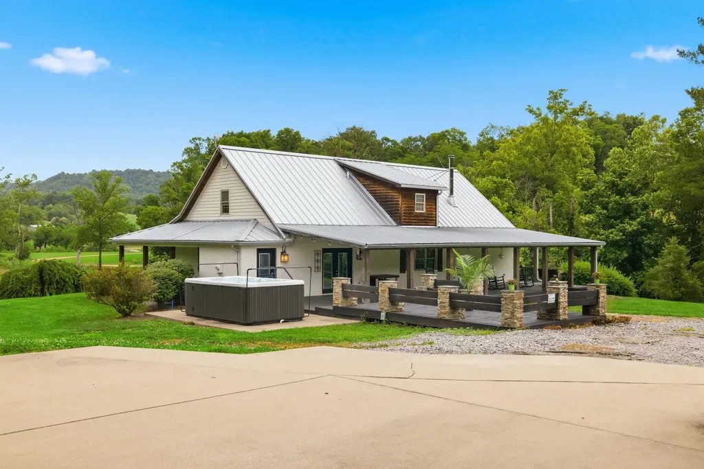 17412 Forkland Road Gravel Switch KY 40328