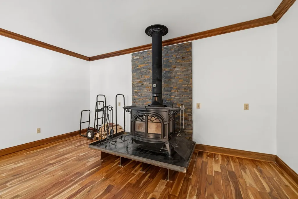 17412 Forkland Road Gravel Switch KY 40328