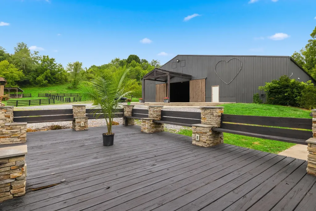 17412 Forkland Road Gravel Switch KY 40328