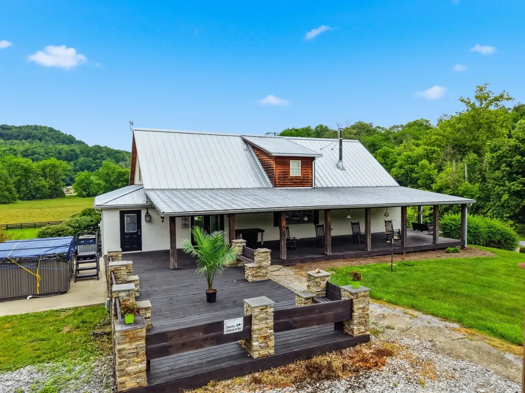 17412 Forkland Road Gravel Switch KY 40328