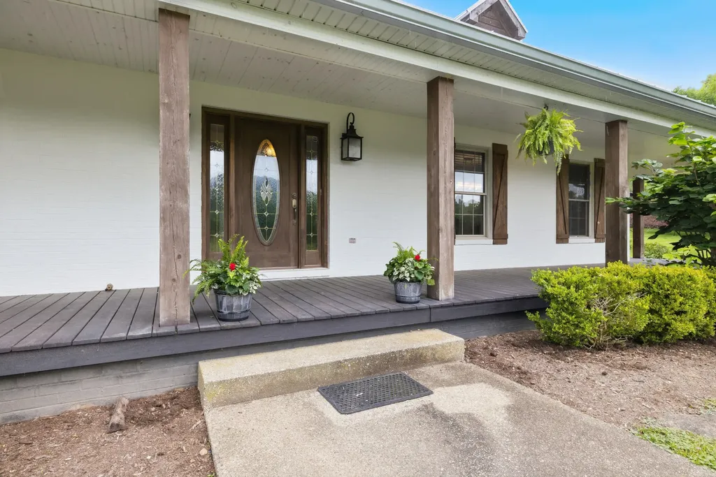 17412 Forkland Road Gravel Switch KY 40328