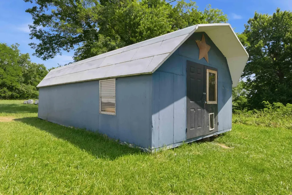 1381 Cowan Road Stanford KY 40484