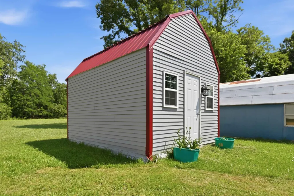 1381 Cowan Road Stanford KY 40484