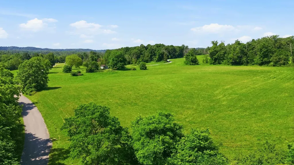 1381 Cowan Road Stanford KY 40484