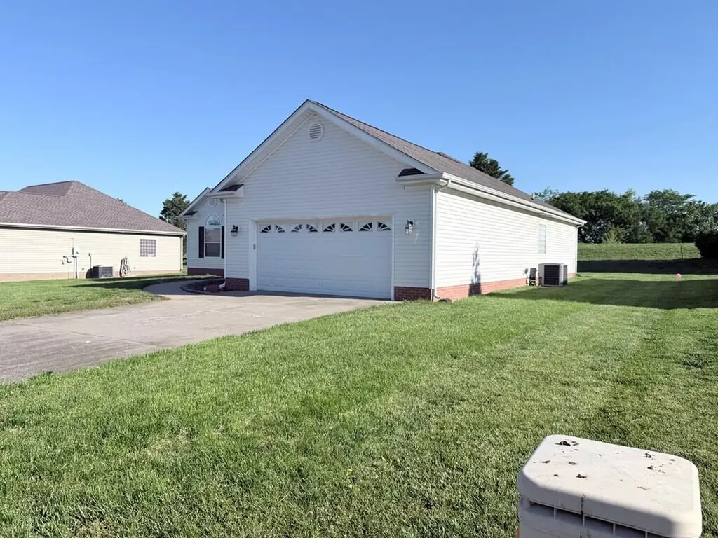 210 Westminster Place Hopkinsville KY 42240