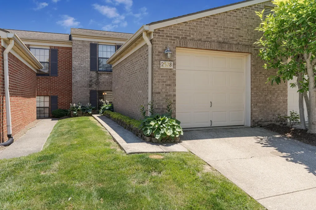 2528 Knightsbridge Lane Lexington KY 40509