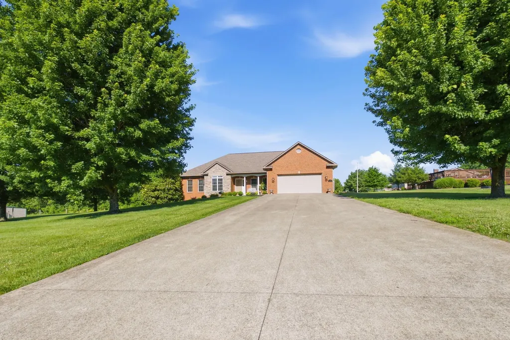 70 Midden Lane Cynthiana KY 41031