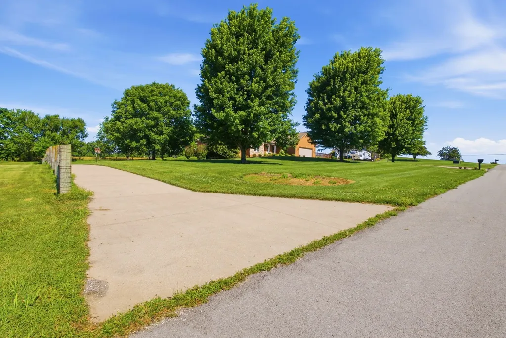 70 Midden Lane Cynthiana KY 41031