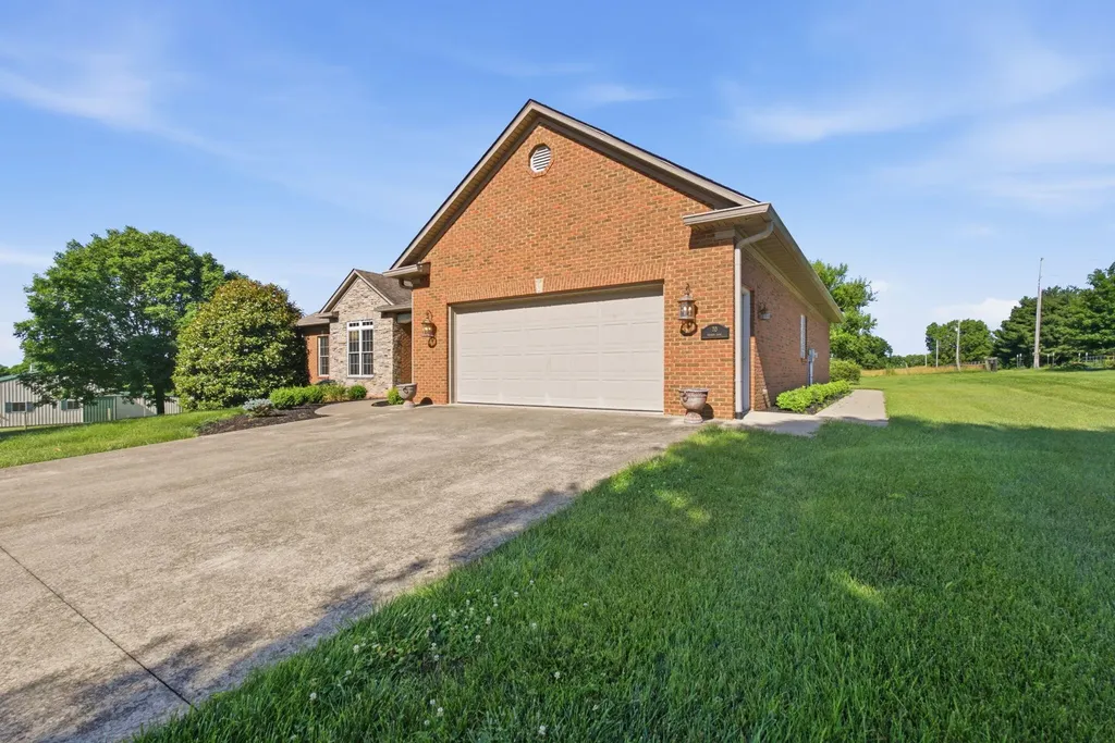 70 Midden Lane Cynthiana KY 41031