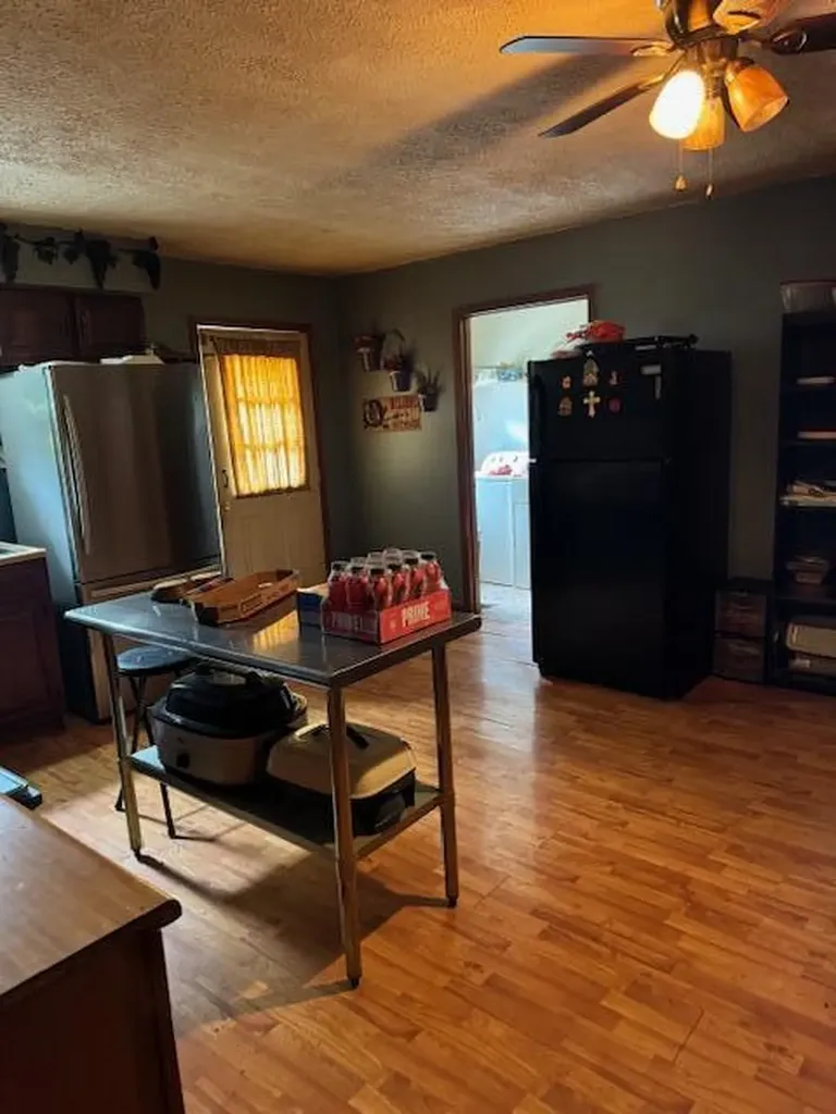144 N Plum Street Irvine KY 40336