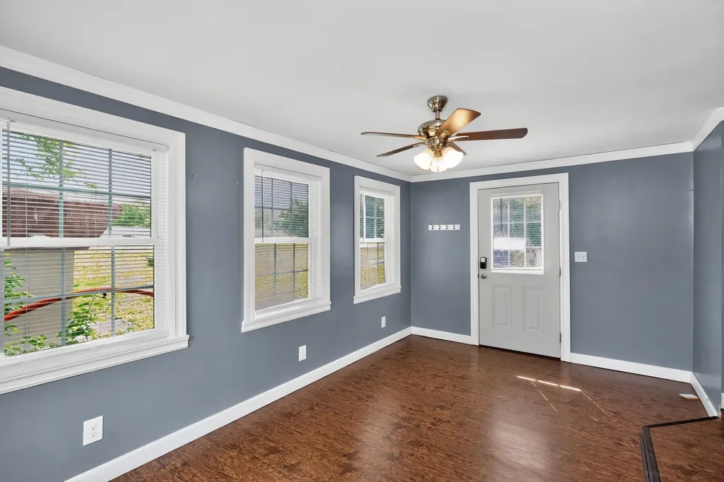 1127 Pine Crest Road Lancaster KY 40444