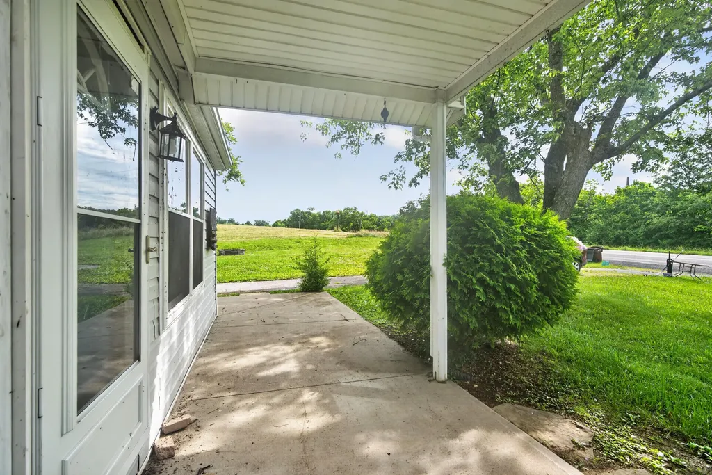 1127 Pine Crest Road Lancaster KY 40444