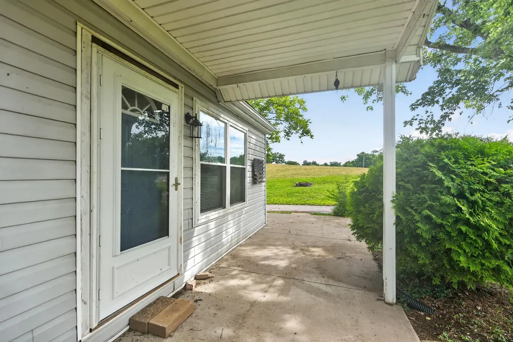 1127 Pine Crest Road Lancaster KY 40444