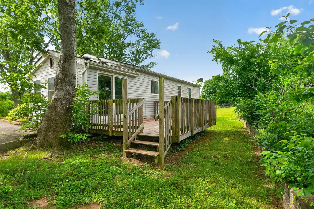 1127 Pine Crest Road Lancaster KY 40444