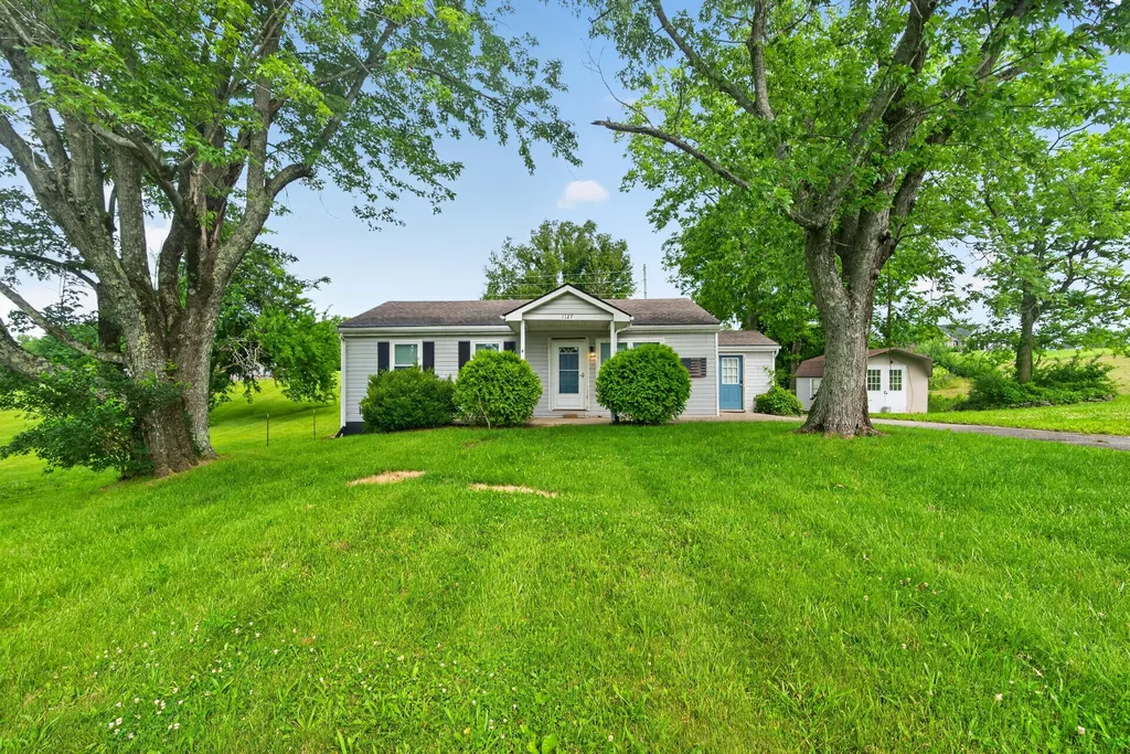 1127 Pine Crest Road Lancaster KY 40444