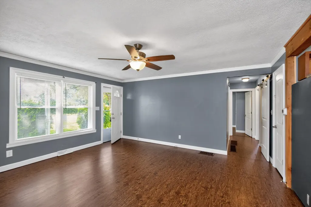 1127 Pine Crest Road Lancaster KY 40444