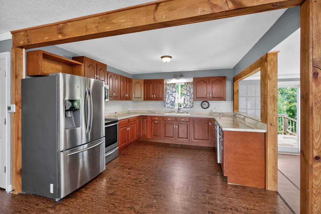 1127 Pine Crest Road Lancaster KY 40444