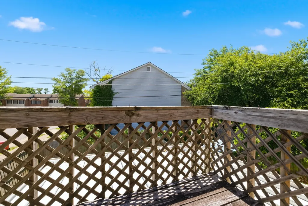 112 Strawberry Lane Nicholasville KY 40356