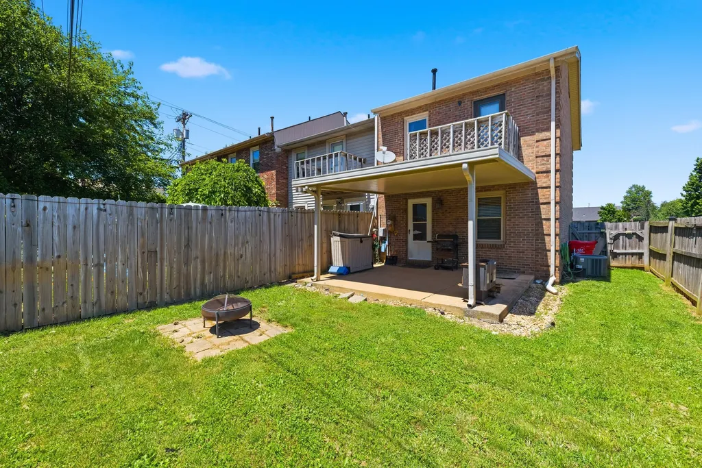 112 Strawberry Lane Nicholasville KY 40356