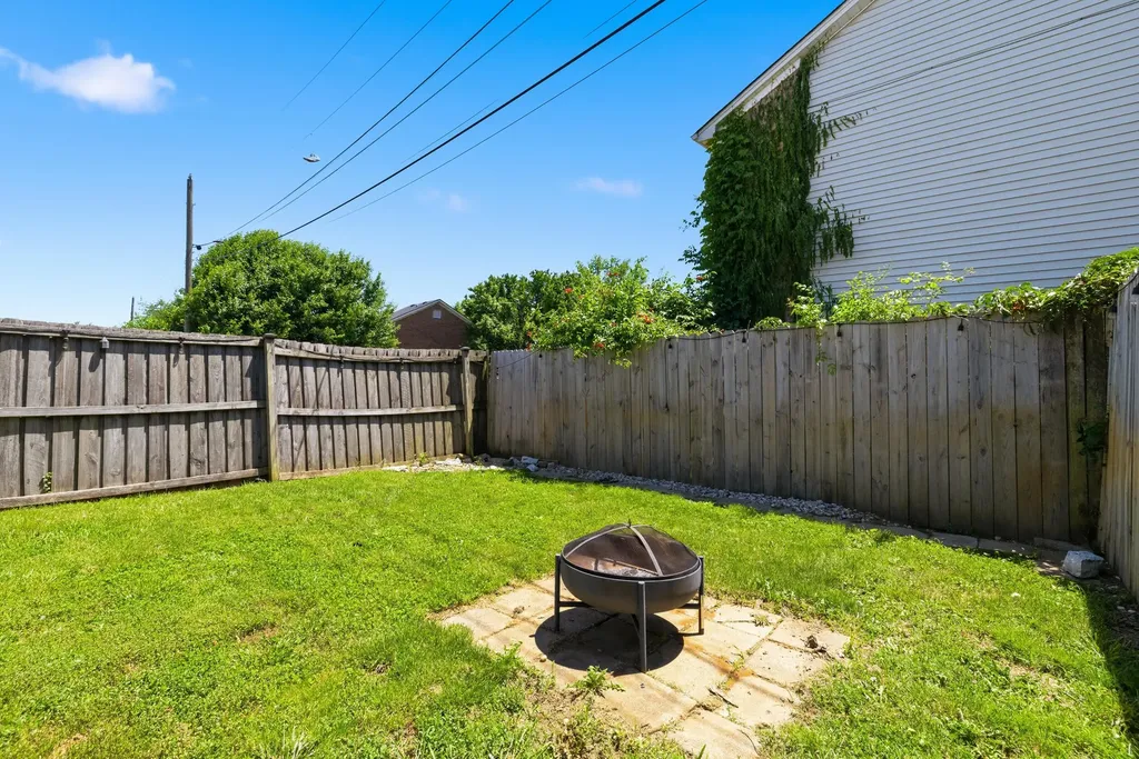 112 Strawberry Lane Nicholasville KY 40356