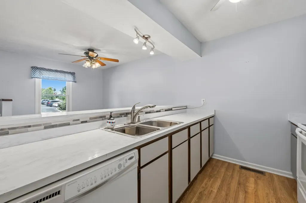 112 Strawberry Lane Nicholasville KY 40356