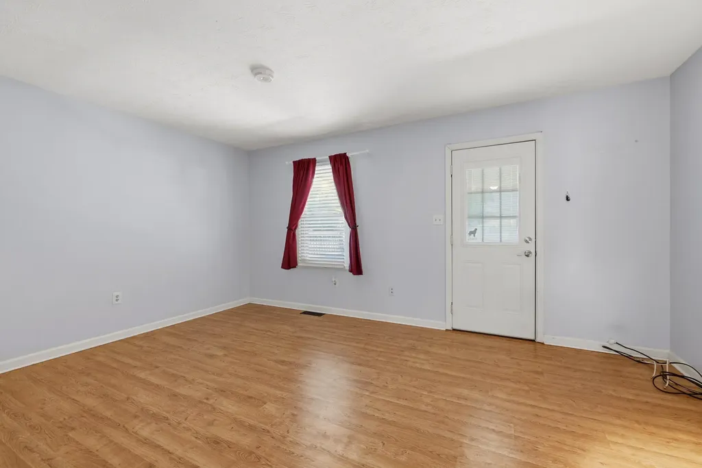 112 Strawberry Lane Nicholasville KY 40356