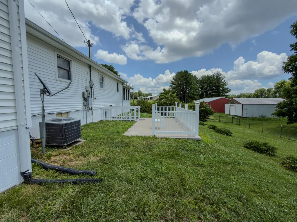 1333 Mount Eden Road Russell Springs KY 42642