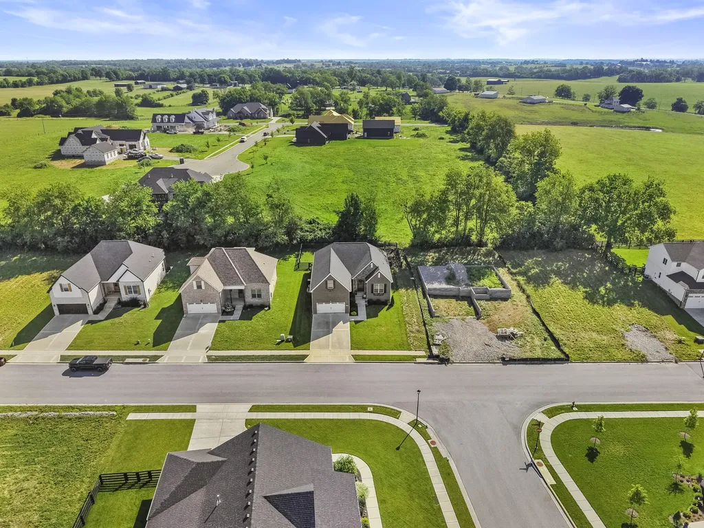 900 Shelburne Way Nicholasville KY 40356