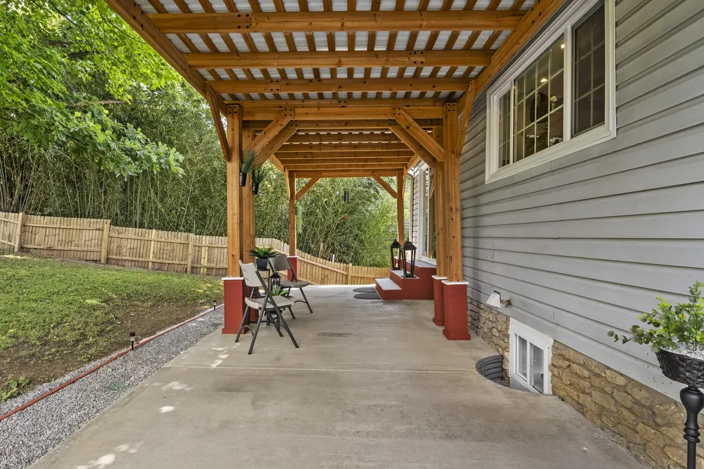 3852 Belleau Wood Drive Lexington KY 40517